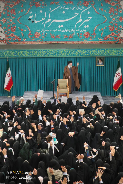 Photos: Imam Khamenei receives thousands of women from throughout country