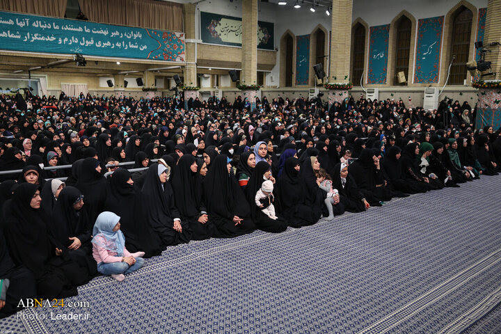 Photos: Imam Khamenei receives thousands of women from throughout country