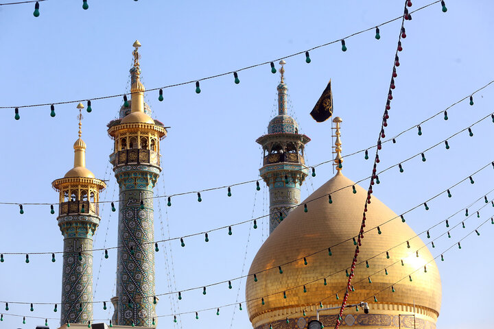 Photos: Lady Fatima Masoumeh Shrine covered in black for mourning of Hazrat Umm al-Banin