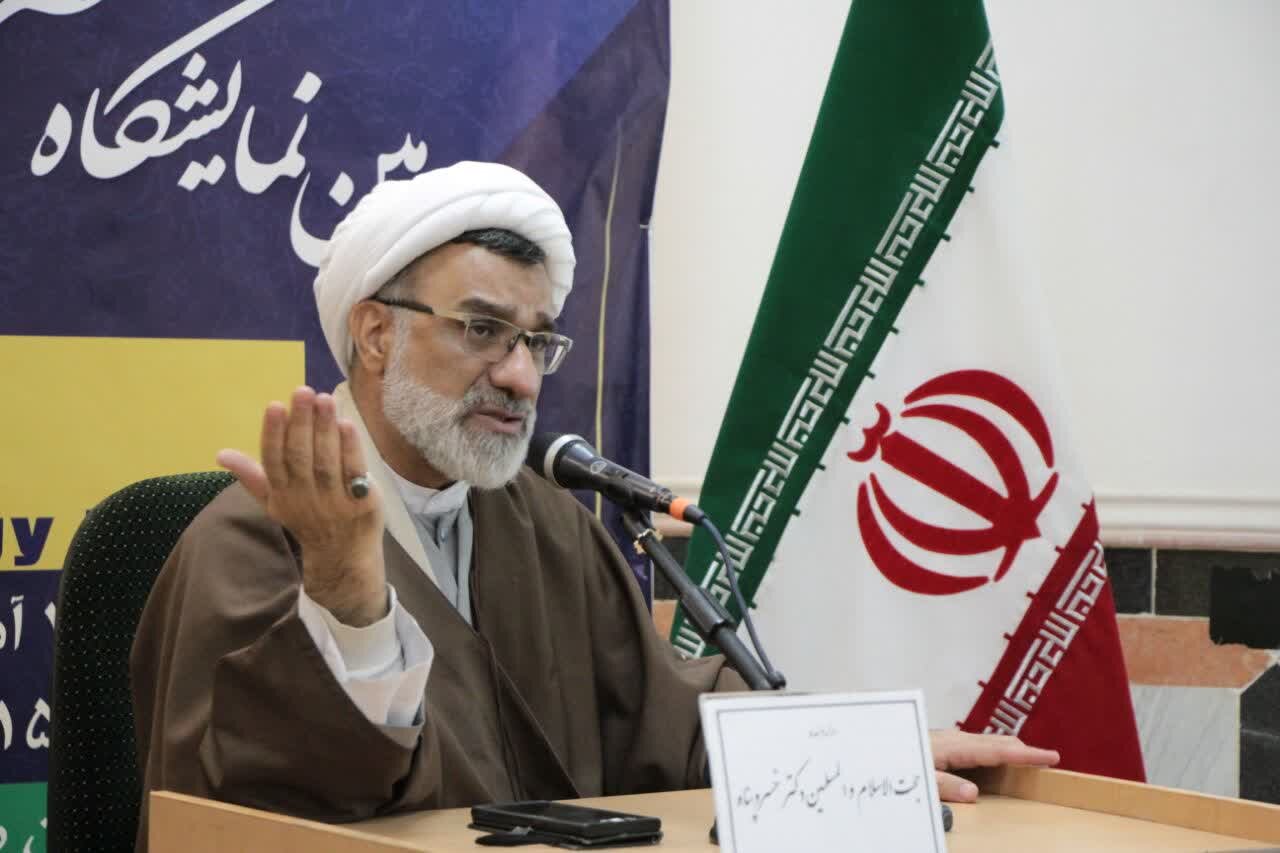 علوم انسانی نیازمند نگاه کاربردی و پساجنگی است