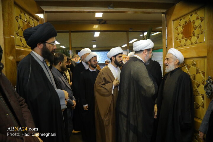 مراسم بزرگداشت مرحوم محمدمهدی صدیقی فرزند حجت‌الاسلام والمسلمین صدیقی، امام جمعه سابق تهران سه‌شنبه (۱۱ آذر ۱۴۰۴) بعد از نماز مغرب و عشاء در مسجد الغدیر قم برگزار شد.