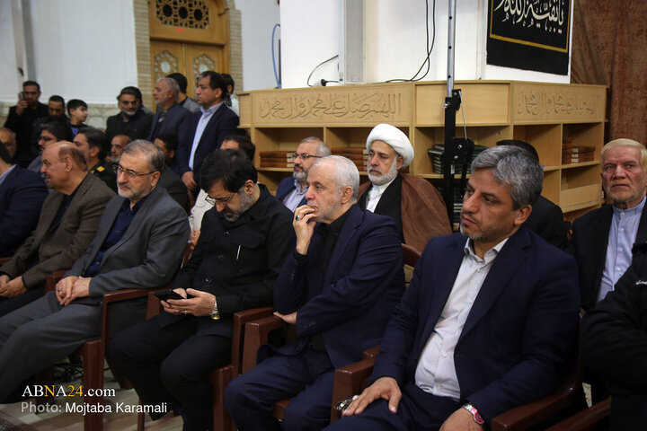آئین ملی «شکوه ایثار» به منظور تجلیل از مادران و همسران شهدا صبح امروز پنجشنبه (۱۳ آذر ۱۴۰۴) با حضور خانواده‌های شهدا همزمان با سالروز وفات حضرت ام‌البنین (سلام‌الله‌علیها) در شبستان امام خمینی (ره) حرم مطهر حضرت فاطمه معصومه سلام‌الله‌علیها برگزار شد.