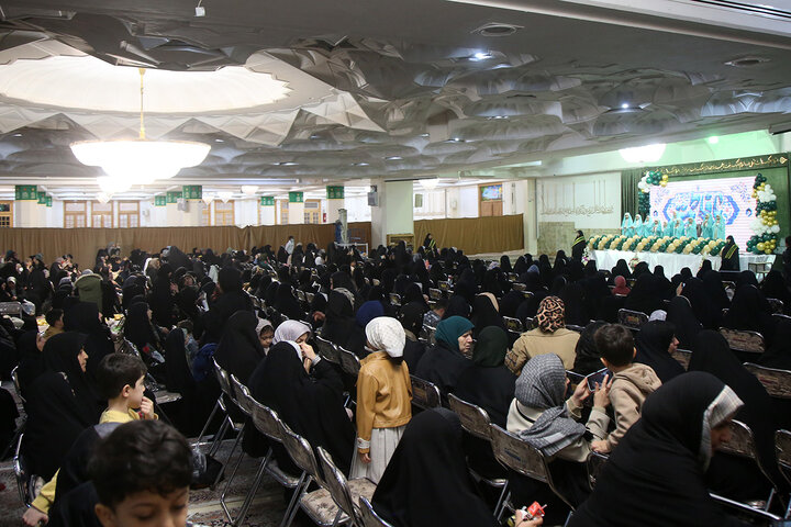 Photos: Honoring female servants of Hazrat Masoumeh holy shrine, their wives