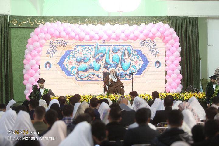 جشن بزرگ ازدواج دانشجویی در حرم حضرت فاطمه معصومه‌(س)