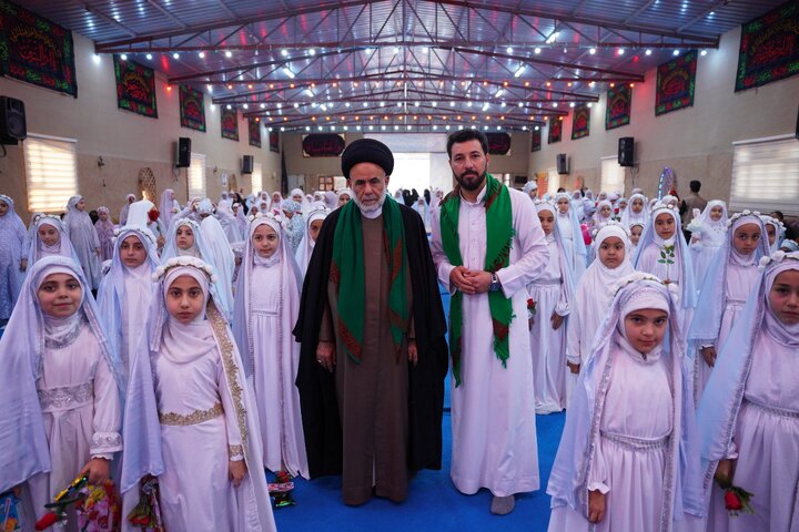 جشن تکلیف دختران کرکوک در حرم عسکریین(ع) همزمان با میلاد حضرت فاطمه(س) + تصاویر