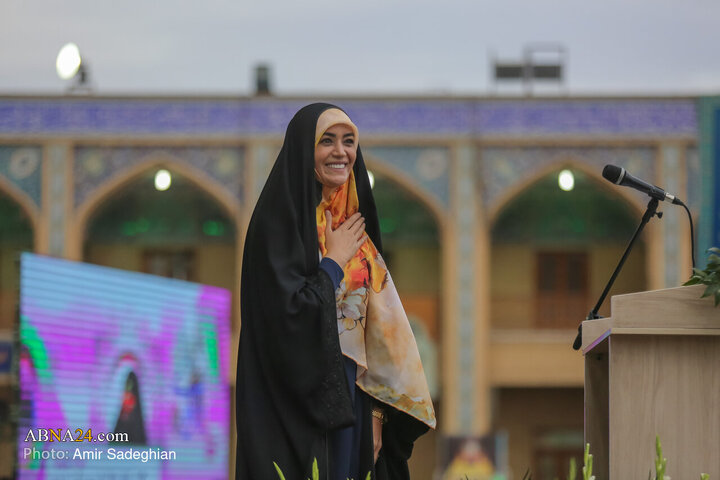 اجتماع باشکوه بانوان در حرم حضرت شاهچراغ (ع)