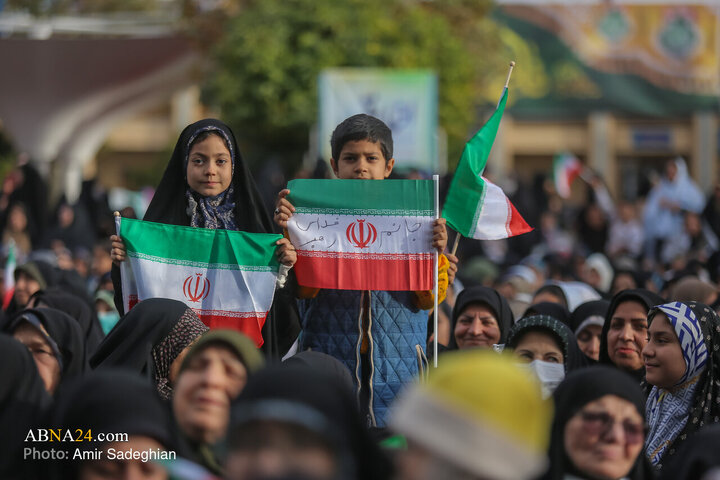 اجتماع باشکوه بانوان در حرم حضرت شاهچراغ (ع)