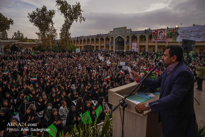 اجتماع باشکوه بانوان در حرم حضرت شاهچراغ (ع)