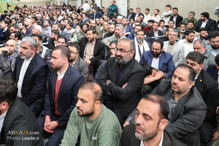 دیدار هزاران نفر از مداحان و ستایشگران اهل بیت(ع) با رهبر انقلاب