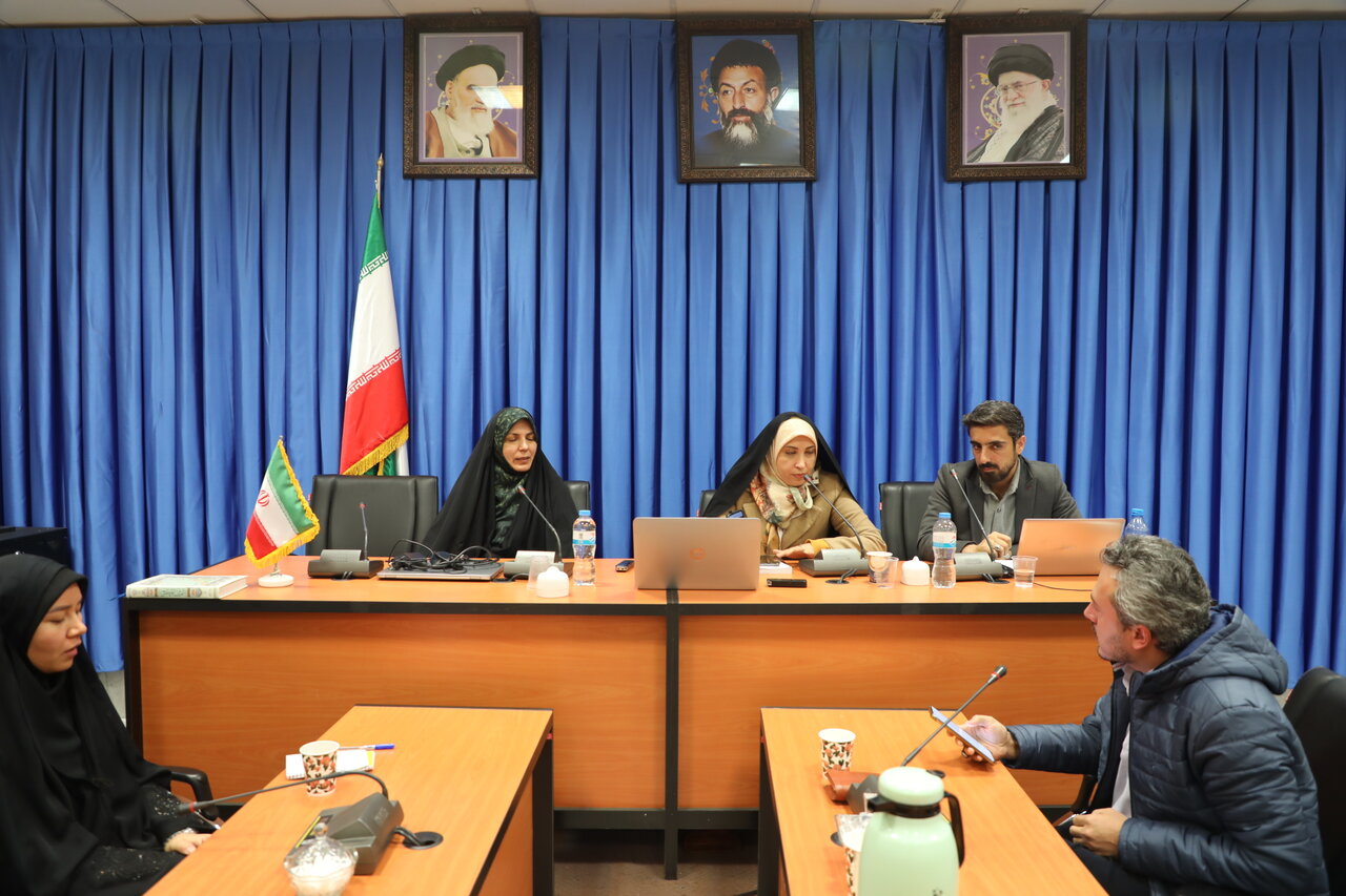 نشست علمی «مهریه؛ فاصله گفتمان حقوقی و واقعیت اجتماعی» در دانشگاه ادیان و مذاهب برگزار شد