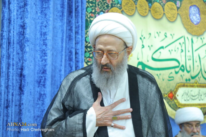 مراسم عمامه گذاری و جشن میلاد حضرت فاطمه زهرا(س)در بیت آیت‌الله فقیهی