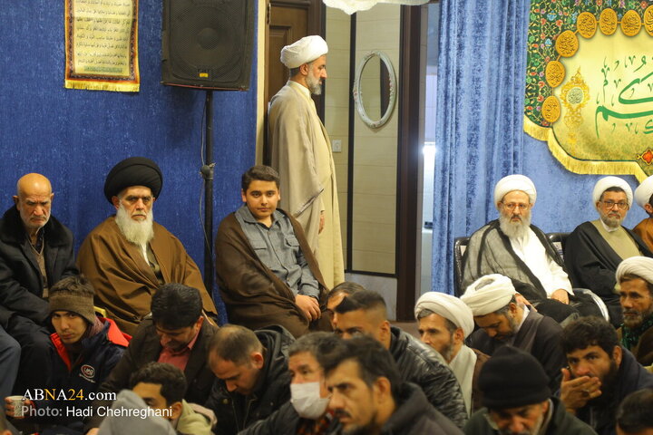 مراسم عمامه گذاری و جشن میلاد حضرت فاطمه زهرا(س)در بیت آیت‌الله فقیهی