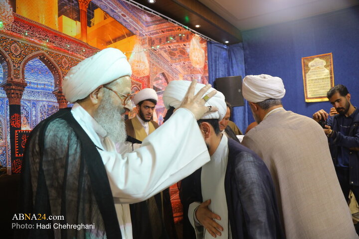 مراسم عمامه گذاری و جشن میلاد حضرت فاطمه زهرا(س)در بیت آیت‌الله فقیهی