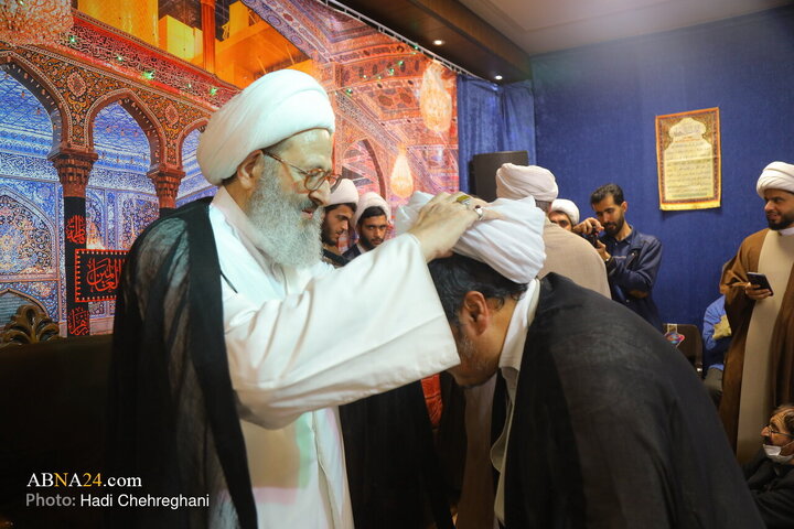 مراسم عمامه گذاری و جشن میلاد حضرت فاطمه زهرا(س)در بیت آیت‌الله فقیهی