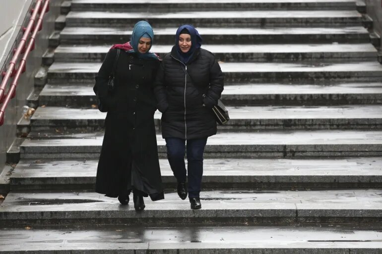 El Parlamento de Austria prohíbe el hiyab a las niñas menores de 14 años con riesgo de anulación judicial y protestas masivas