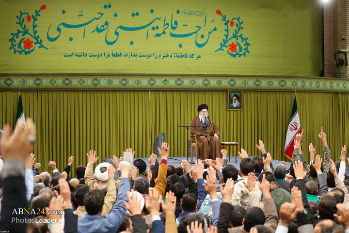 Photos: Imam Khamenei meets with elegists, eulogists