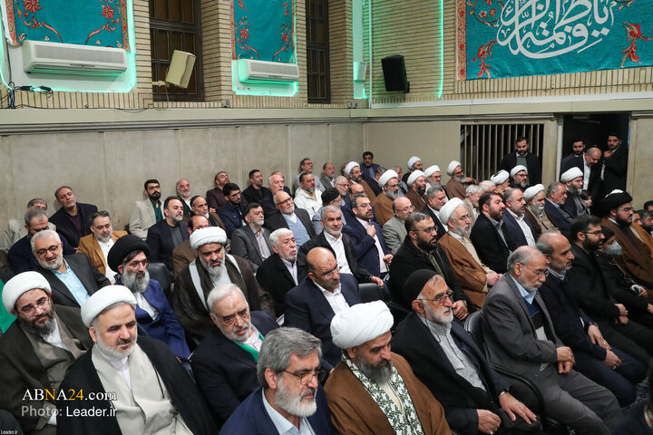 Photos: Imam Khamenei meets with elegists, eulogists
