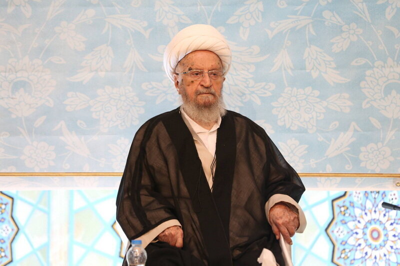 Ayatullah Makarem Shirazi: Daukar Fansar Jinin Jagora Shahidi Wajibi Ne Ba Za A Manta Ba