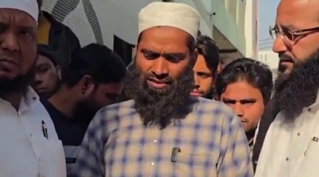 Indian Policeman Assaulted Mosque Muezzin
