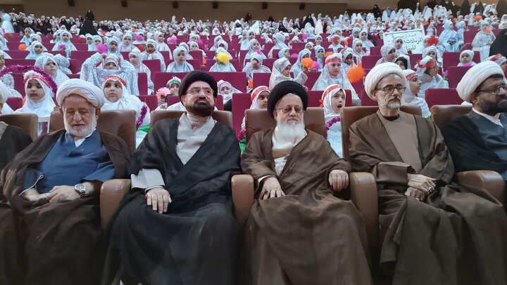 Photos: Taklif ceremony for 1,300 girls held in Najaf by AhlulBayt World Assembly