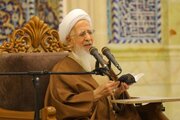 Grand Ayatollah Javadi Amoli: Satan deceives people through different paths
