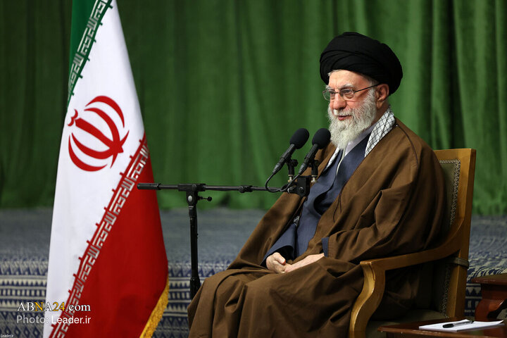 Photos: Imam Khamenei meets officials of Congress of Alborz Province's Martyrs