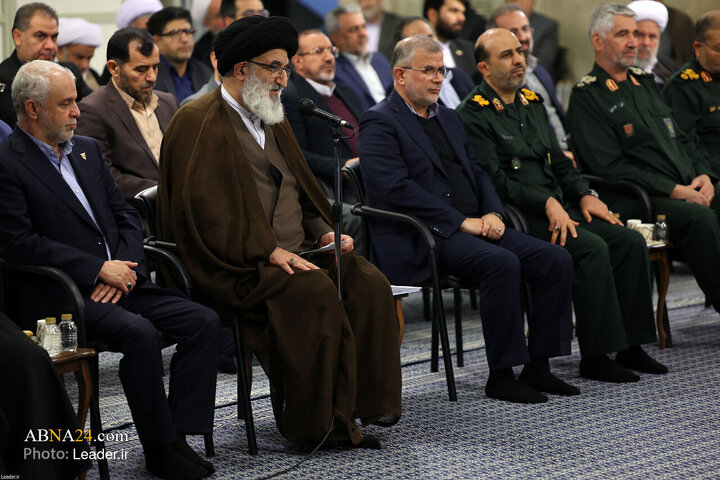 Photos: Imam Khamenei meets officials of Congress of Alborz Province's Martyrs