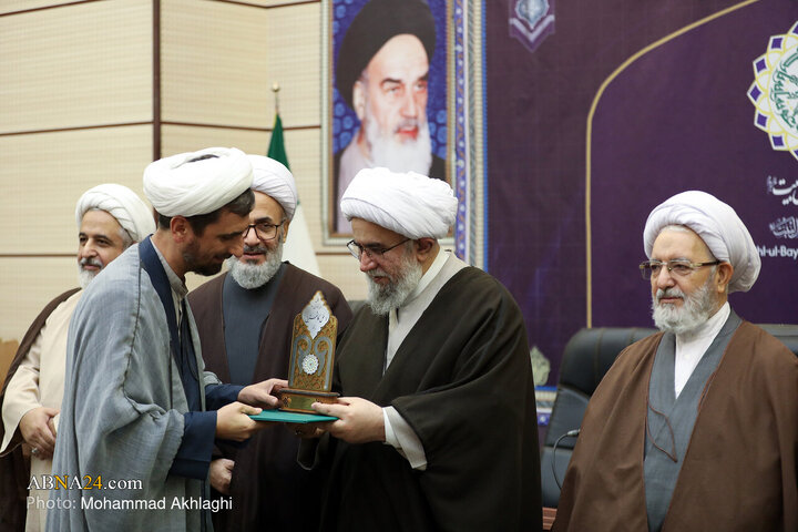 رونمایی از ۵۰ اثر پژوهشی مجمع جهانی اهل‌بیت(ع) در ۸ زبان _ ۱