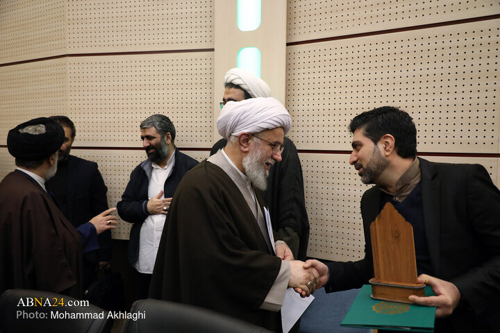 رونمایی از ۵۰ اثر پژوهشی مجمع جهانی اهل‌بیت(ع) در ۸ زبان _ ۱