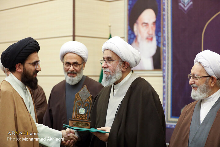 رونمایی از ۵۰ اثر پژوهشی مجمع جهانی اهل‌بیت(ع) در ۸ زبان _ ۱