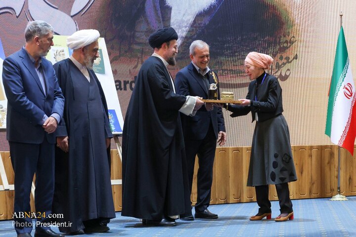 نخستین دوره «جایزه جهانی امام خمینی (ره)» با حضور رئیس جمهور