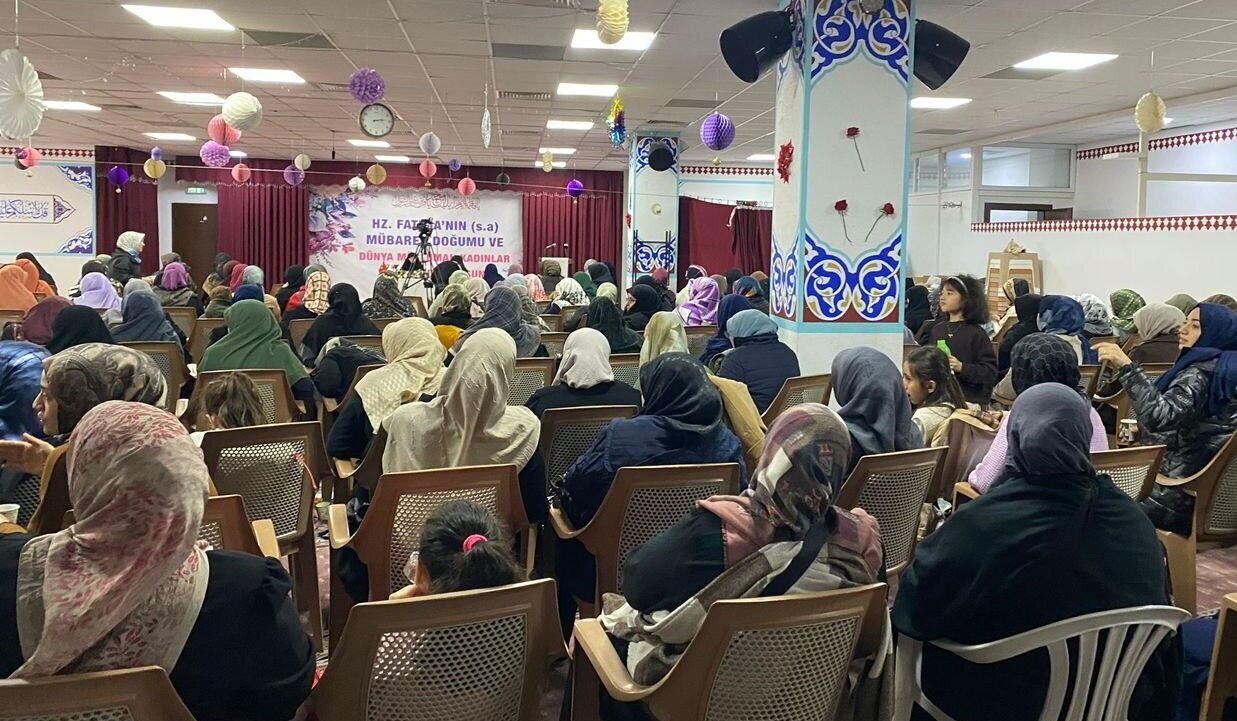 برنامه «روز جهانی زنان مسلمان» از سوی موسسه کوثر ترکیه برگزار شد + تصویر