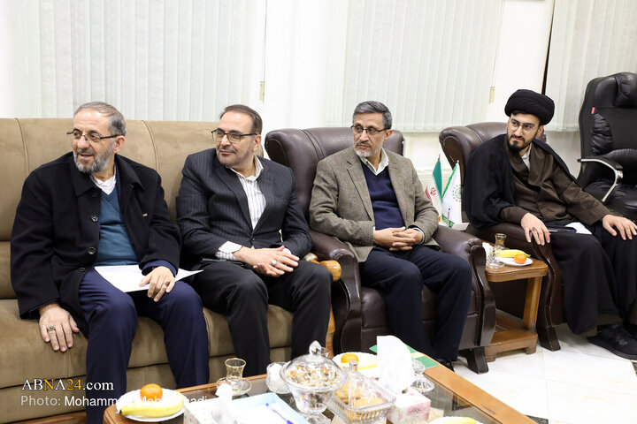 دیدار مهمانان خارجی جایزه جهانی امام خمینی(ره) با دبیر‌کل مجمع جهانی اهل‌بیت(ع)