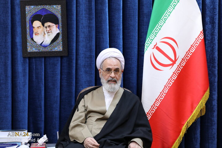 قدردانی آیت الله اعرافی از خدمات امدادگران هلال احمر در جنگ