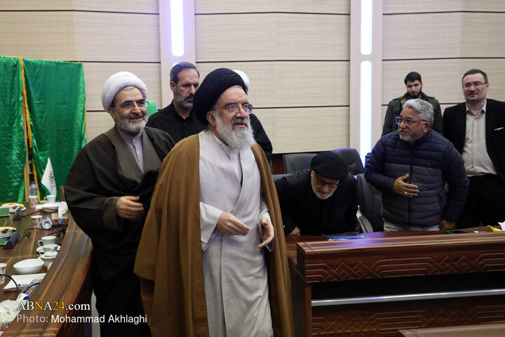 Photos (1): Unveiling ceremony of Encyclopedia of Shia teachings held at AhlulBayt World Assembly
