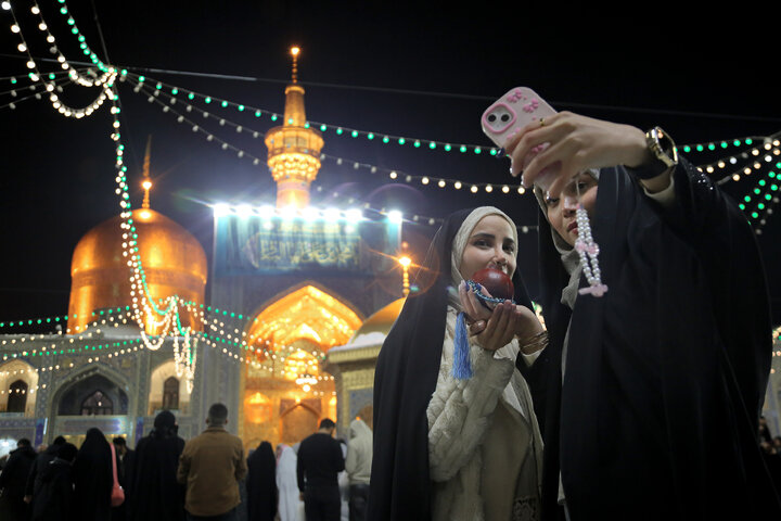 Photos: Atmosphere of Imam Reza holy shrine on night of birth anniversary of Imam Baqir