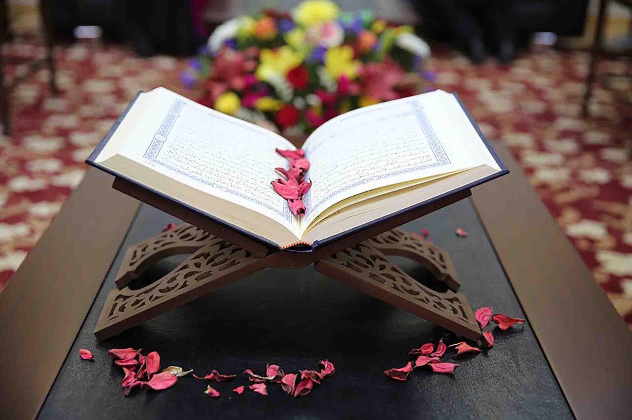 همه آیات الهی با تأمل هم‌نوا هستند