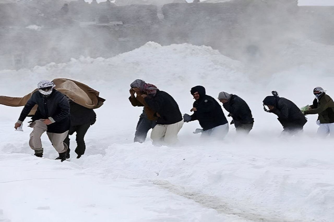 نجات بیش از ۲ هزار شهروند افغانستانی از کولاک مرزی توسط مرزبانان ایران