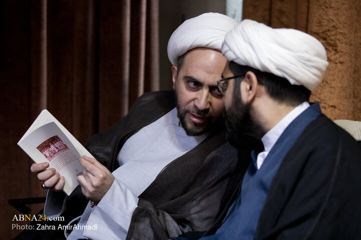 آیین رونمایی از کتاب «ماجرای زاریا»