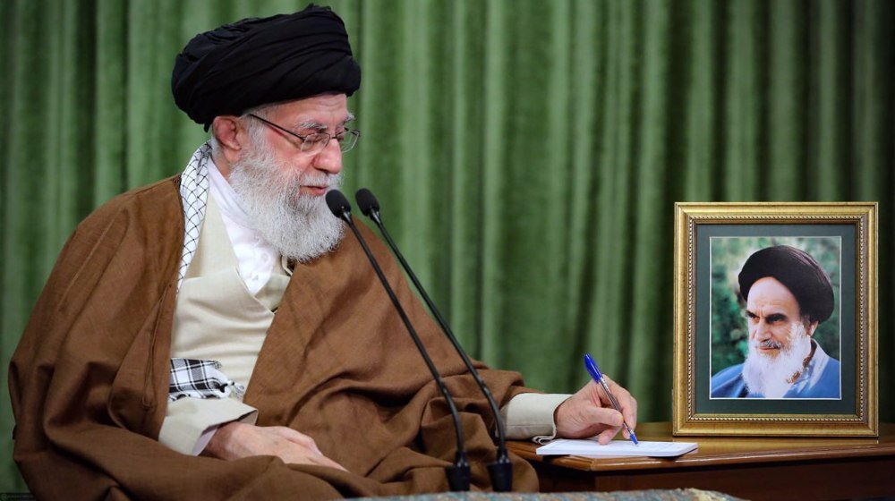 Imam Khamenei: Iran spearheads confrontation with dominance-seeking system