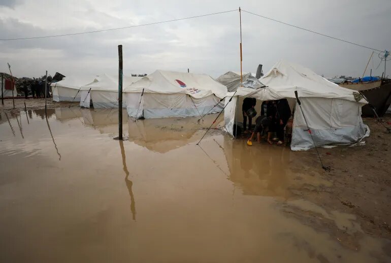 Polar low with strong winds, heavy rain hits Gaza, threatening displaced families