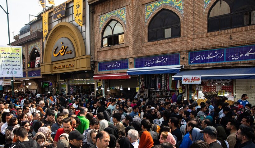 ویدیو | ماجرای اعتراض امروز کسبه بازار تهران؛ مطالبه از دولت برای اقدام موثر