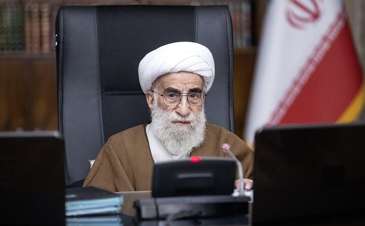  آیت‌الله جنتی: حل مشکلات معیشتی مردم، وظیفه مسئولان است