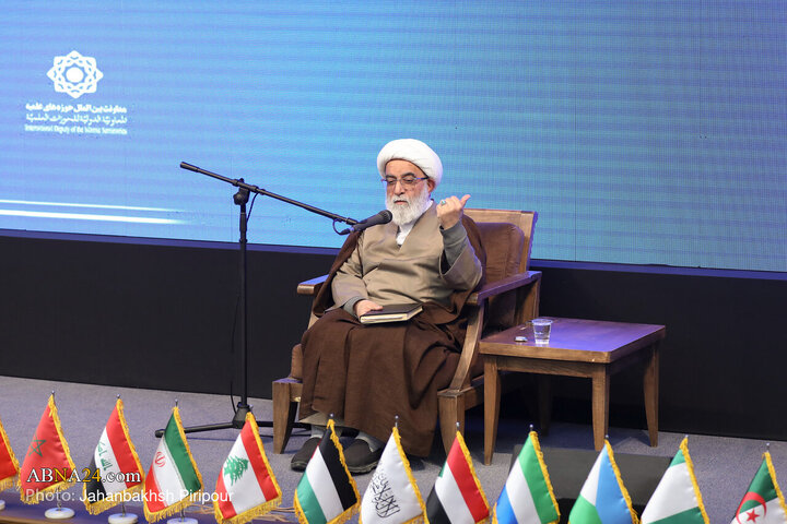 خدمت به آرمان‌های عاشورا ضامن بقای اسلام است / در مسیر خدمت، مجاهدانه عمل کنیم