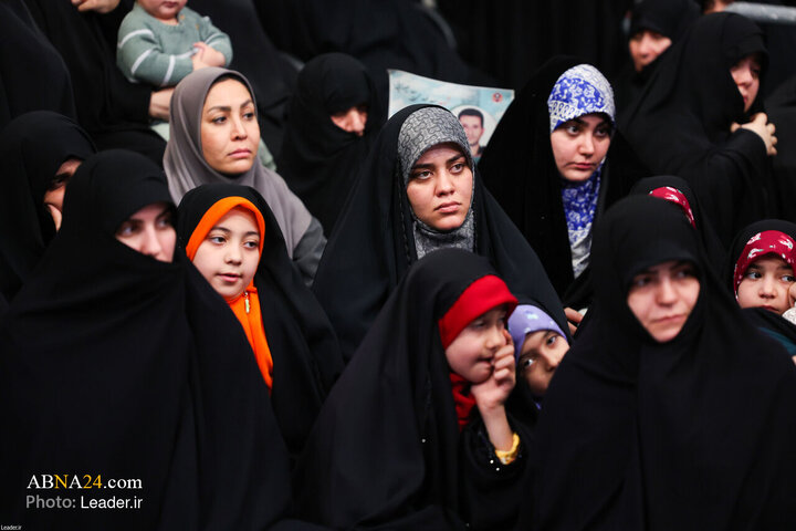 دیدار خانواده شهدای اقتدار با رهبر انقلاب در روز میلاد امیرالمومنین(ع)