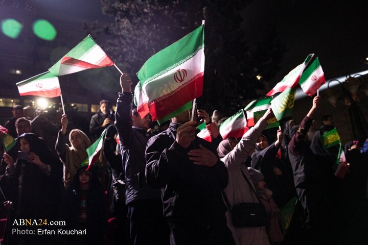رونمایی از نماد «فاتح خیبر» در میدان امام خمینی (ره) تهران