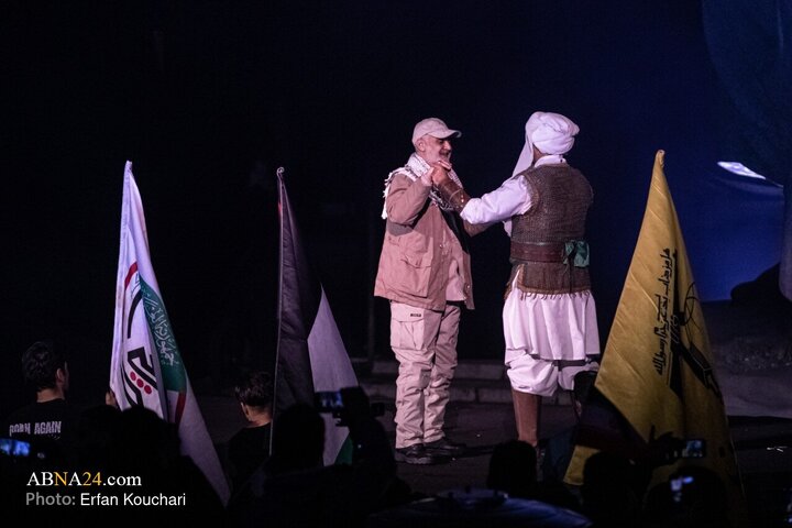 رونمایی از نماد «فاتح خیبر» در میدان امام خمینی (ره) تهران