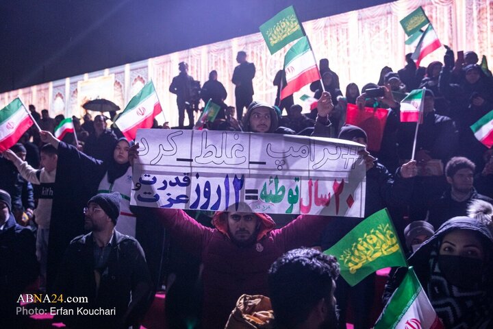 رونمایی از نماد «فاتح خیبر» در میدان امام خمینی (ره) تهران