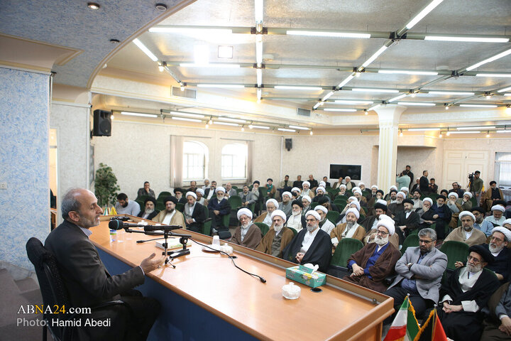 Photos: Head of the Islamic Republic of Iran Broadcasting visits Qom