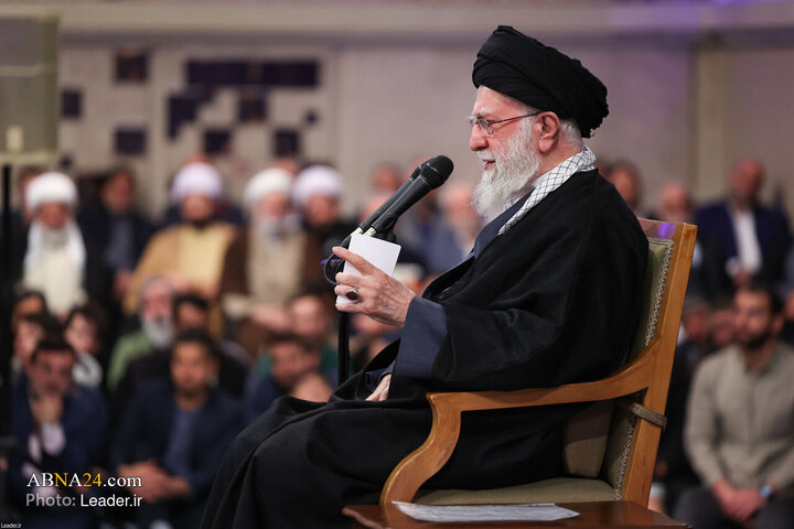 Photos: Imam Khamenei meets with families of martyrs on birth anniversary of Imam Ali (a.s.)